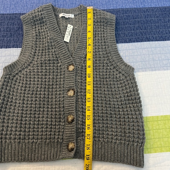 Madewell - waffle knit v neck sweater vest - Picture 5 of 5